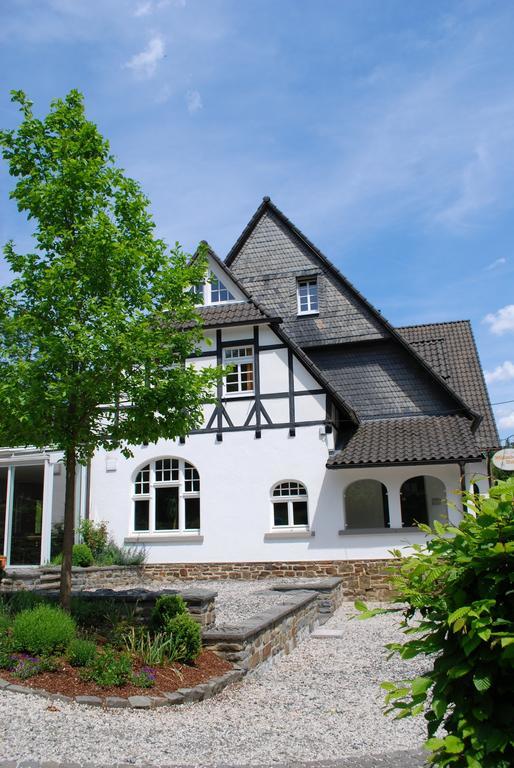 Отель Wildenburger Hof Friesenhagen Экстерьер фото