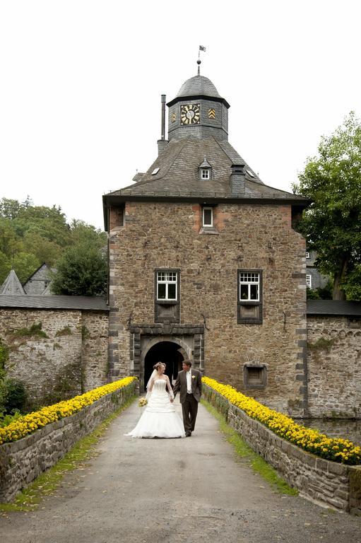 Отель Wildenburger Hof Friesenhagen Экстерьер фото